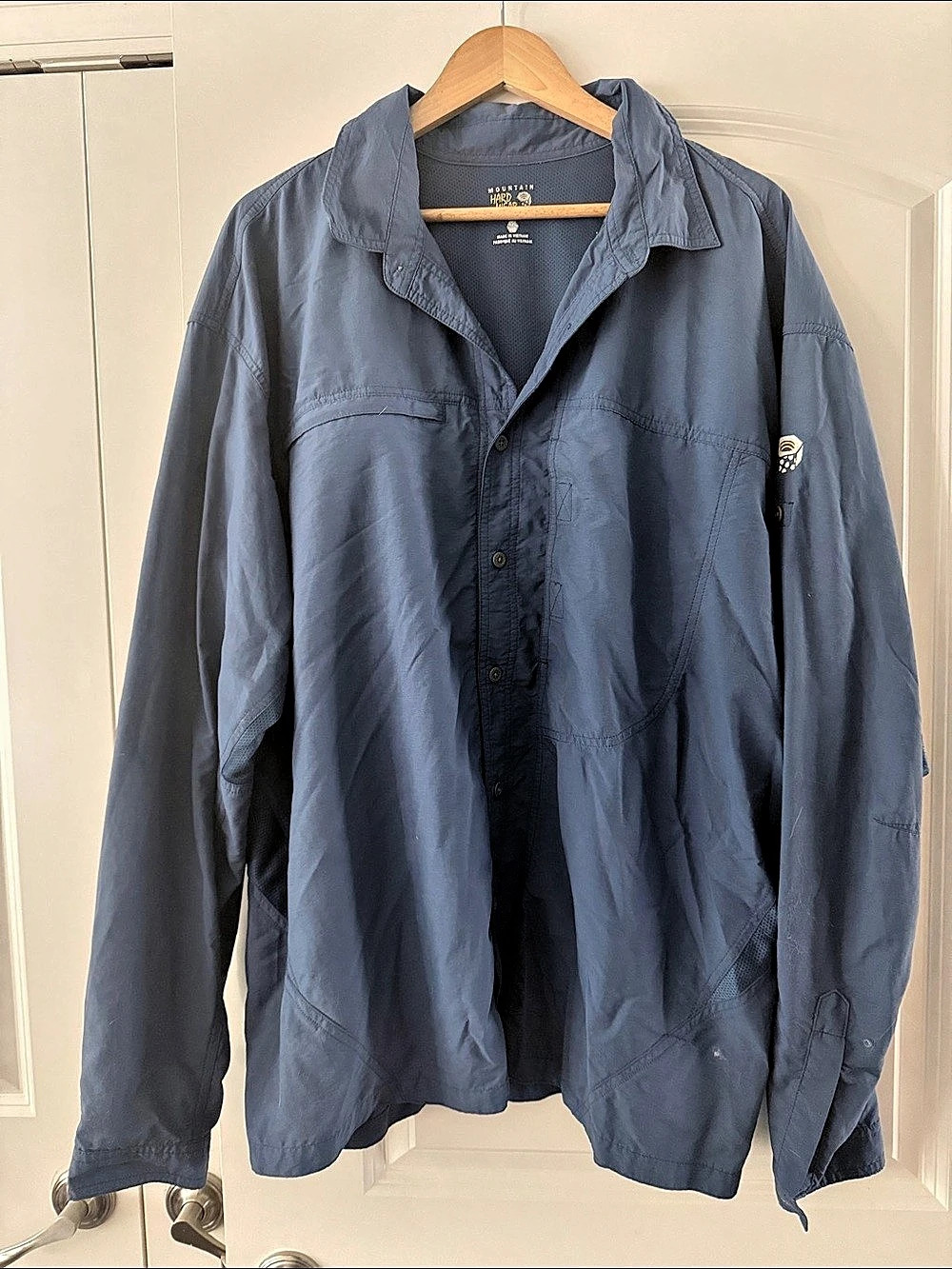 Mountain Hardwear Men's Lightweight Blue Long sleeved Shirt. XXLL